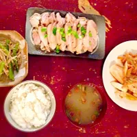 Snapdishの料理写真:鳥モモ肉の酒蒸し、カレイの煮付け、いんげんともやしの胡麻和え|kentaさん