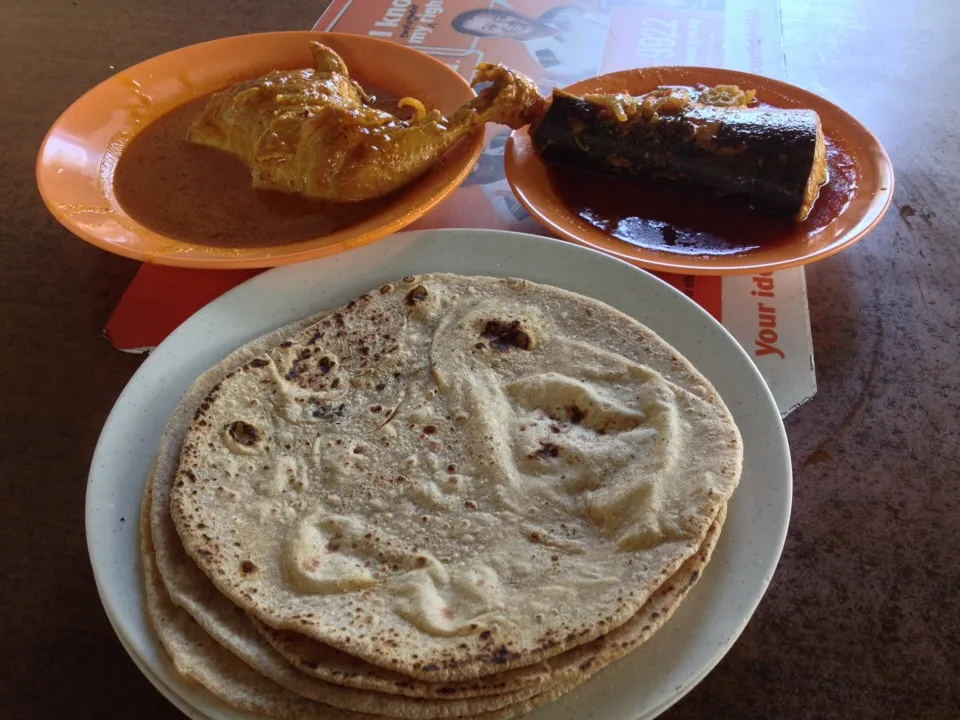 Chapati with chicken and fish curry|AmeSabさん