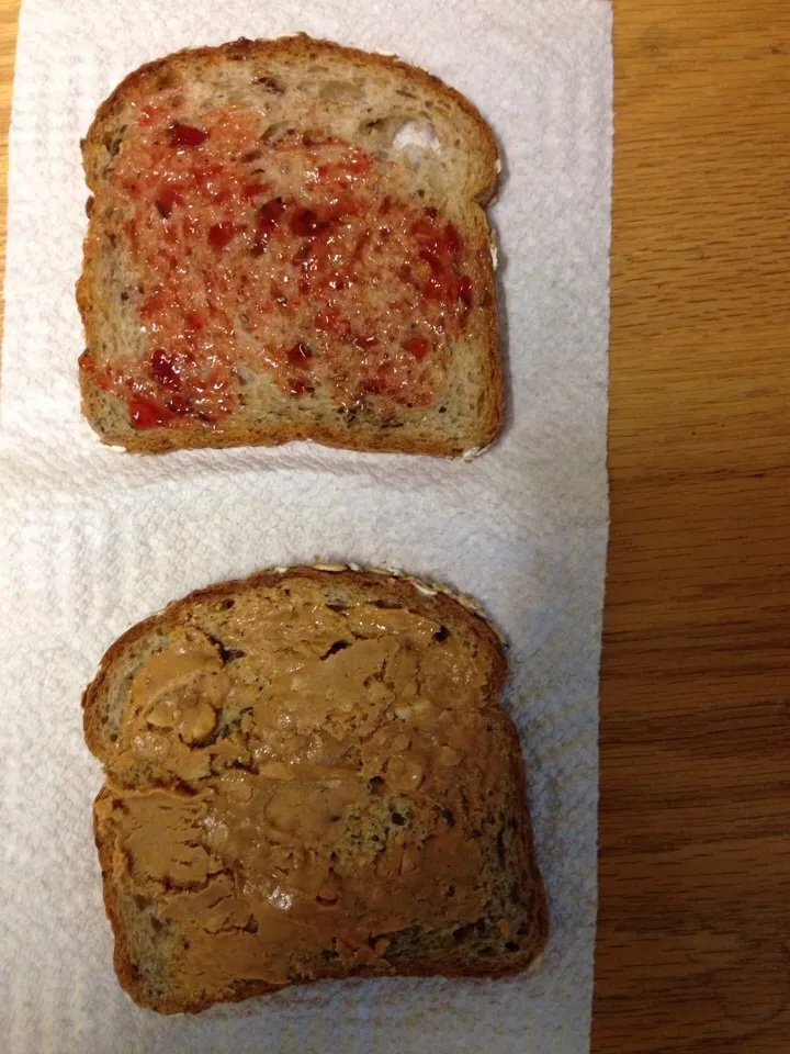 Sprouted bread with pb and j|joie chowさん