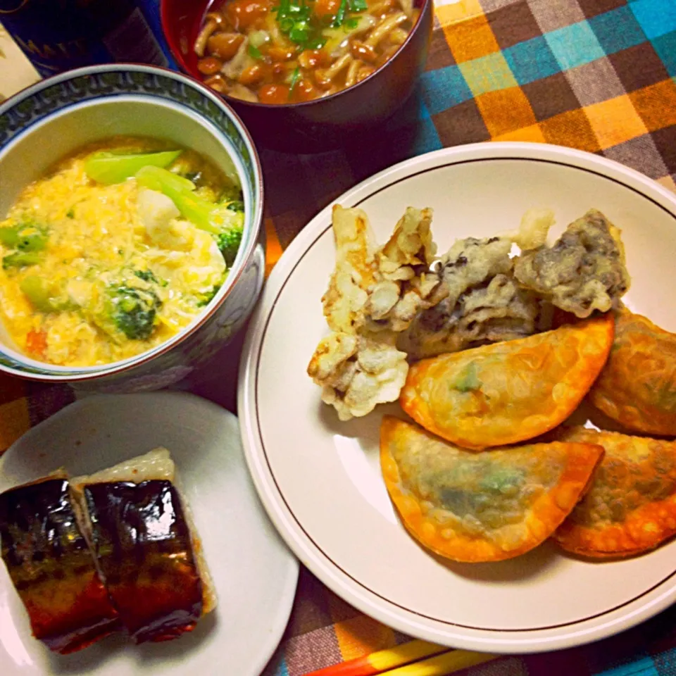 納豆揚げ,舞茸天,ブロッコリーの卵とじ,鯖寿司,味噌汁|りーぴんさん