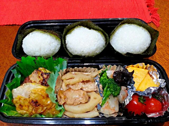 豚ヒレ肉の和風ピカタ、蓮根のきんぴら、海老とブロッコリーの中華塩炒めのお弁当(^^)|Makoさん