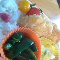 Snapdishの料理写真:チキンカツレツ弁当|yuyaさん