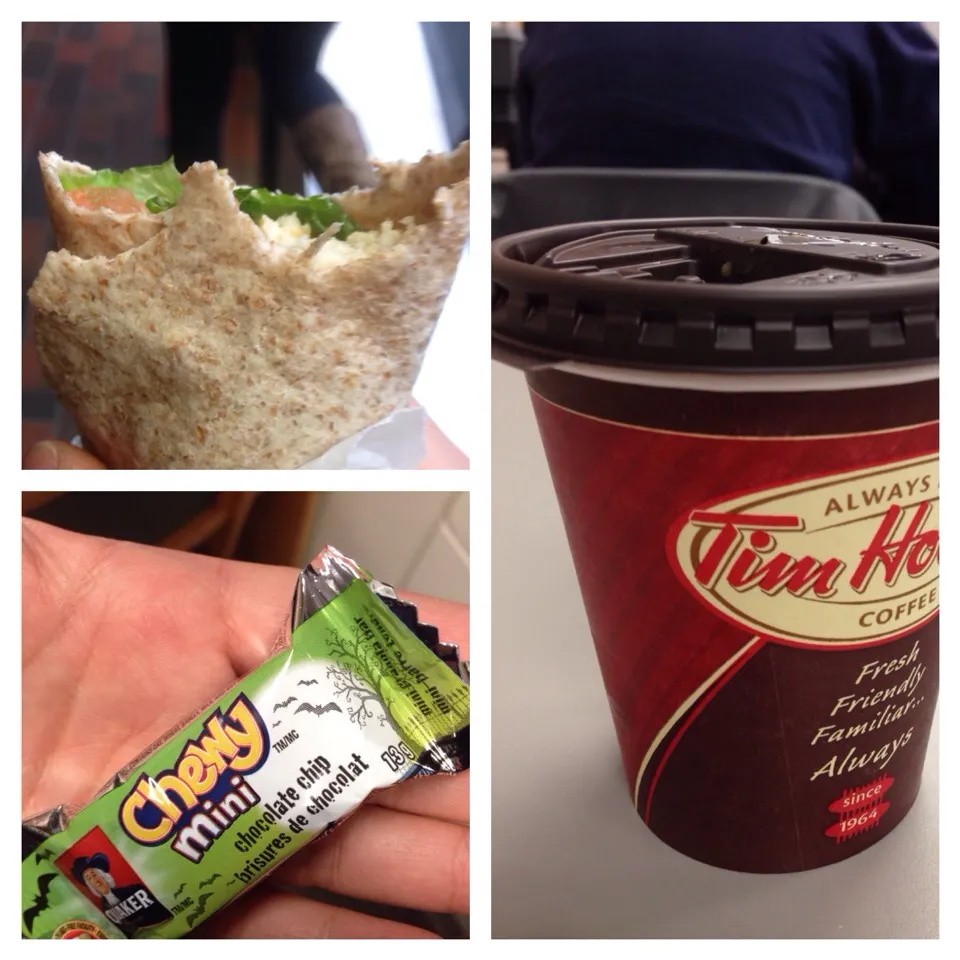 Small regular coffee, chicken wrap, small granola bar|joie chowさん