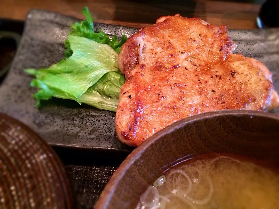 大山鶏もも肉香味炙り定食|hirotomoさん