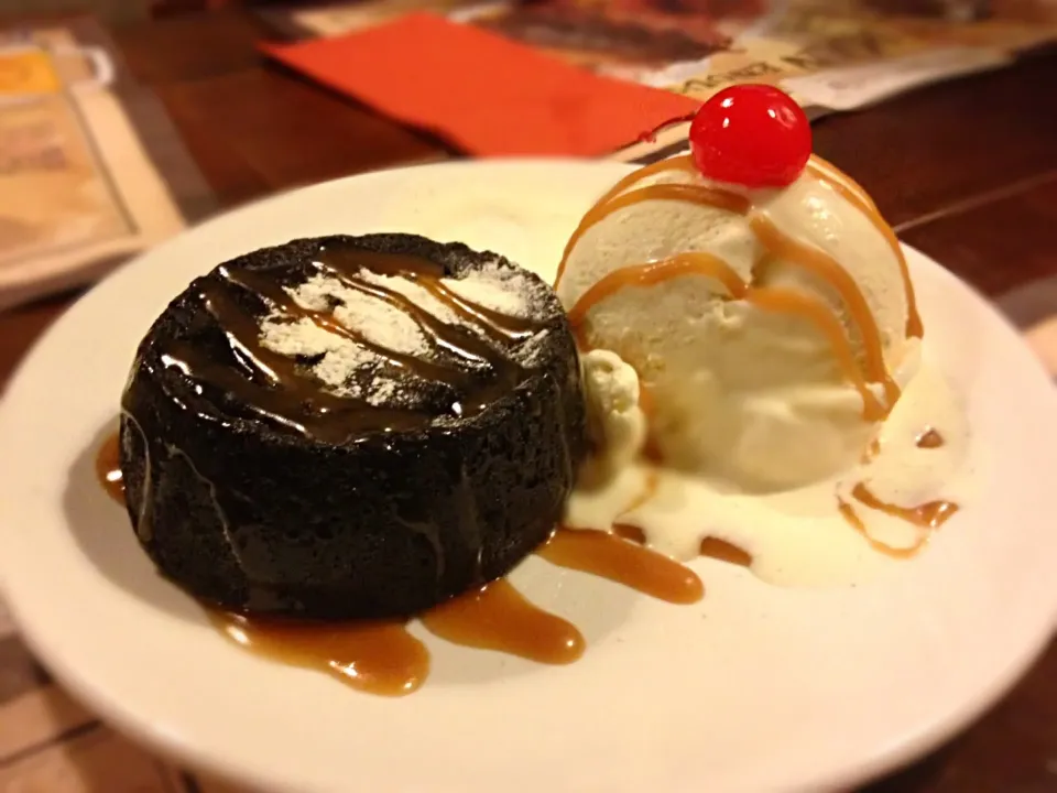 Lava Cake & Vanilla Ice Cream|I make food look good. 😎さん