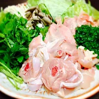 せりを見つけてせりと骨付きぶつ鶏肉とお鍋♪|こずえ♪さん