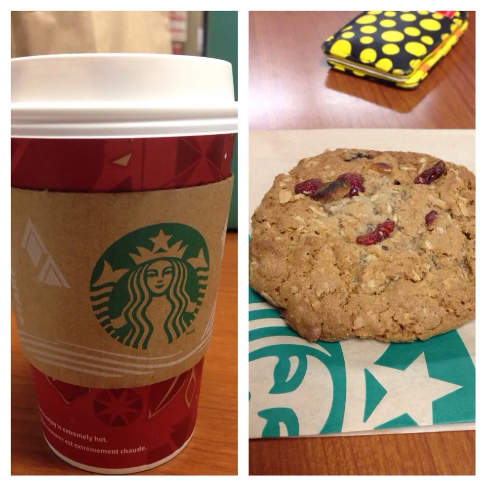 Half sweet non-fat peppermint mocha, fruit and oatmeal cookie|joie chowさん