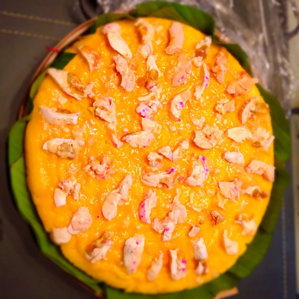 Snapdishの料理写真:Puto with salted eggs and cheese|La Laineさん