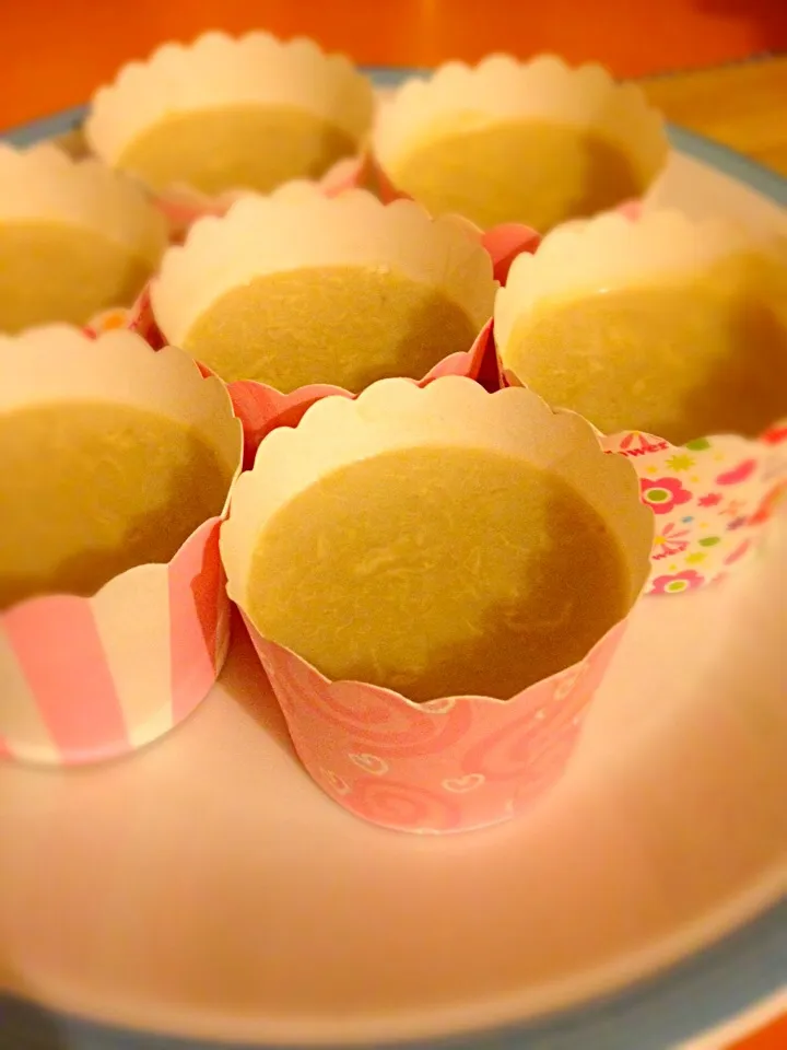 Coconut jelly in mini-cupcake :)|Nini Siliyaさん