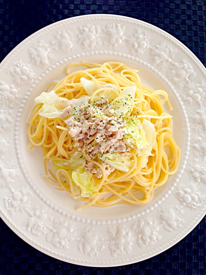 キャベツと鶏ミンチのクリームパスタ