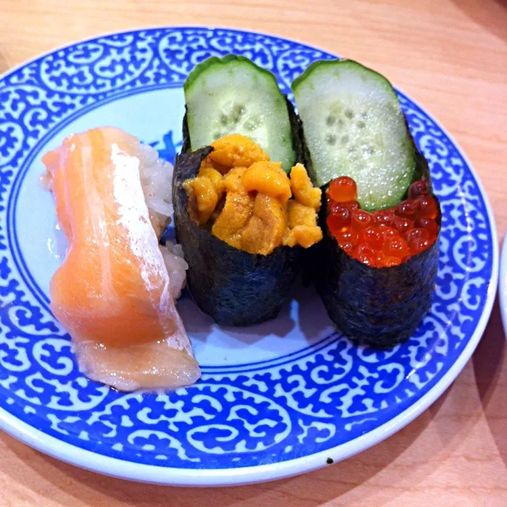 Snapdishの料理写真:Sake. Uni. Ikura 🍣|🍑Foodtrip Unlimited🍴さん