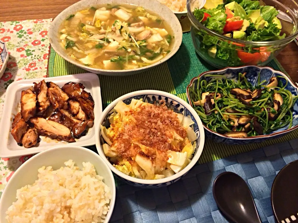 Snapdishの料理写真:チキン照り焼き、茹で白菜おかか和え、豆苗と椎茸の炒め物、鳥・野菜スープ、サラダ|Junya Tanakaさん