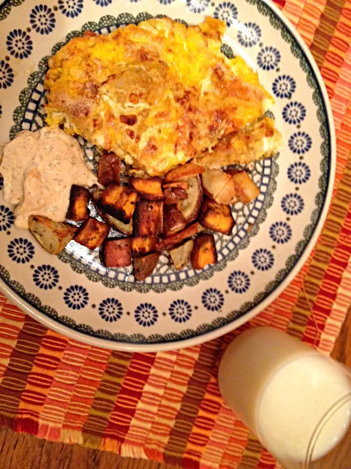 Snapdishの料理写真:caramalized onion frittata and sweet potatoes|Matthew Cashenさん