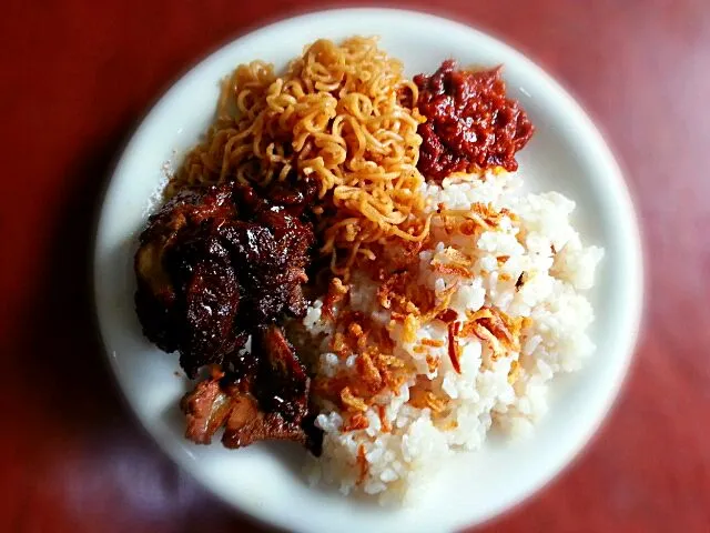 rice - fried noodle - bebek/duck bacem - terasi chilli paste|Asti 🌸🌸さん