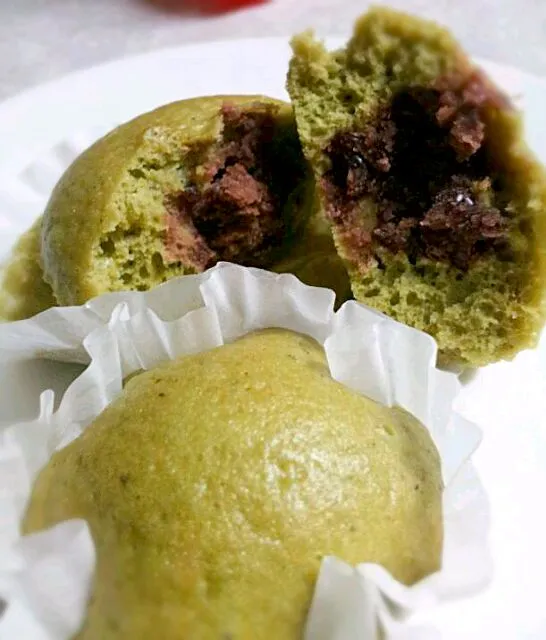 green tea(matcha) cake with sweet red bean paste　抹茶饅頭|aimipastaさん