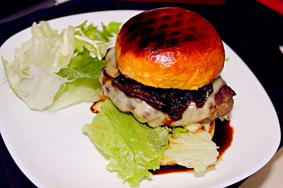 我が家の照り焼きチーズハンバーガー！|さくたろうさん