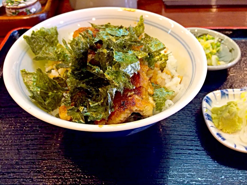 暇つぶし丼、ってものを食いに来ました。暇ではないのですが。。|nakanさん