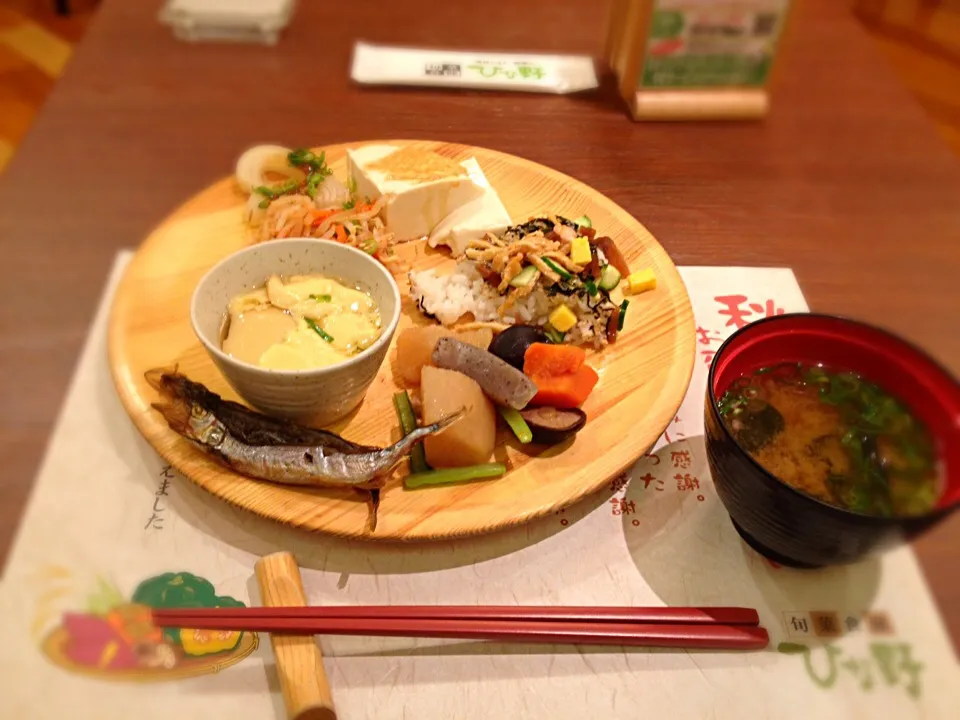 旬菜食健ひな野さんでお昼ご飯|Akiko Takanoさん