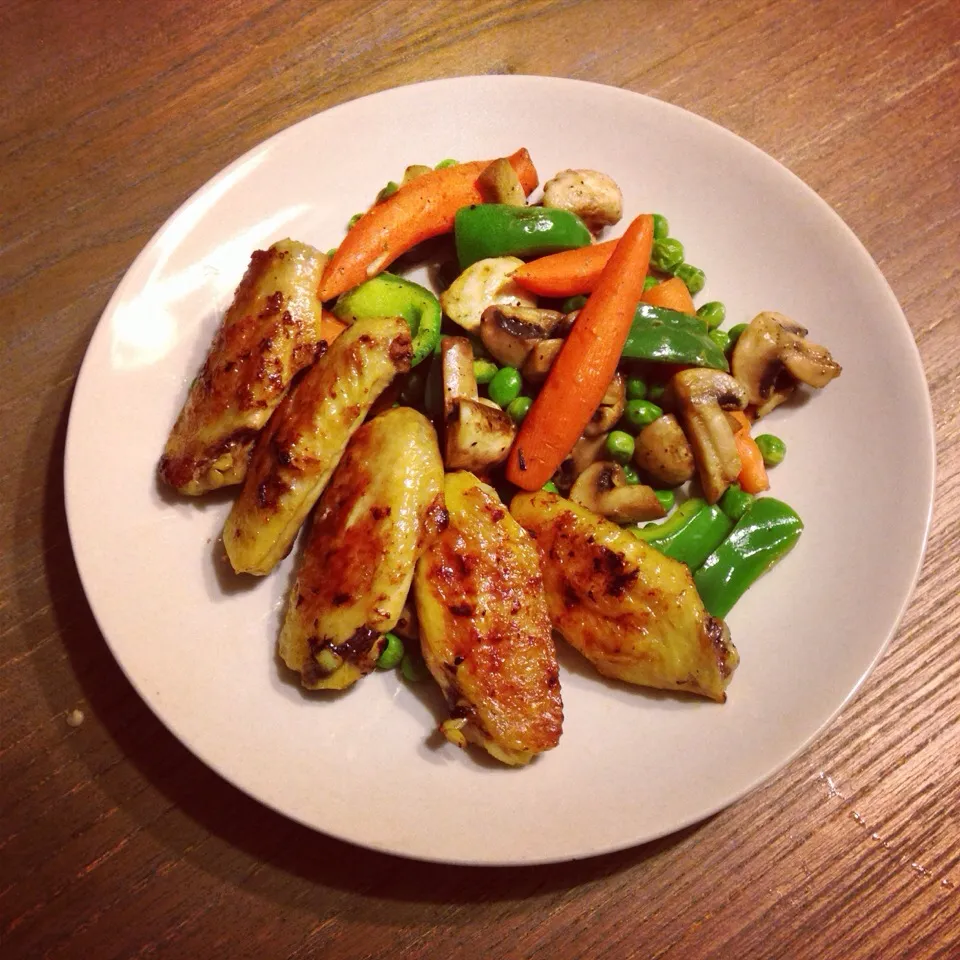 Grilled chicken wings, mushroom & vegetables❤️|sepidehさん