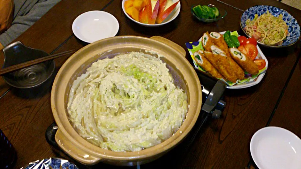 鶏挽き肉とお豆腐混ぜて白菜のみるふぃゆ鍋|やかんちゃんさん