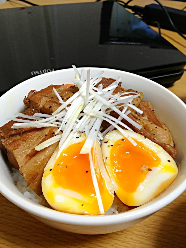 豚の角煮丼！|もえさんさん