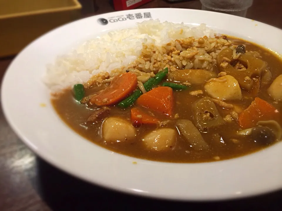 Snapdishの料理写真:根菜鶏そぼろカレー|hirotomoさん