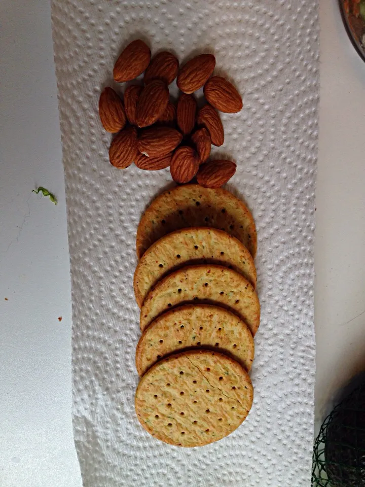 Almonds and whole grain veggie crackers|joie chowさん