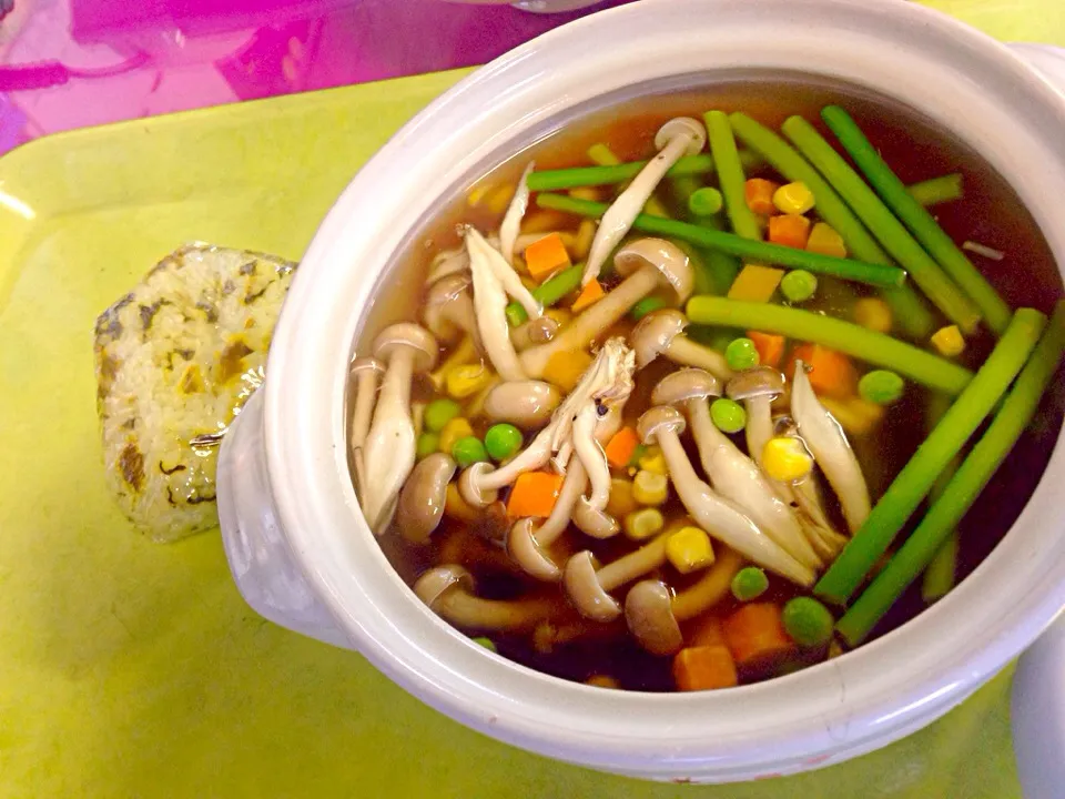 Snapdishの料理写真:🍄茸旨煮鍋🍲|マニラ男さん