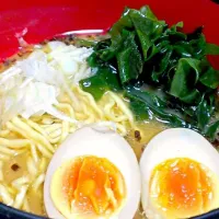 Snapdishの料理写真:インスタントラーメンを本格的に作ってみた！|ゆきえさん