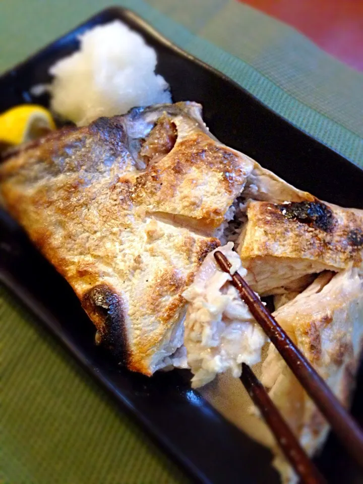 Yellowtail  broiled with salt🐟鰤かまの塩焼き|🌈Ami🍻さん