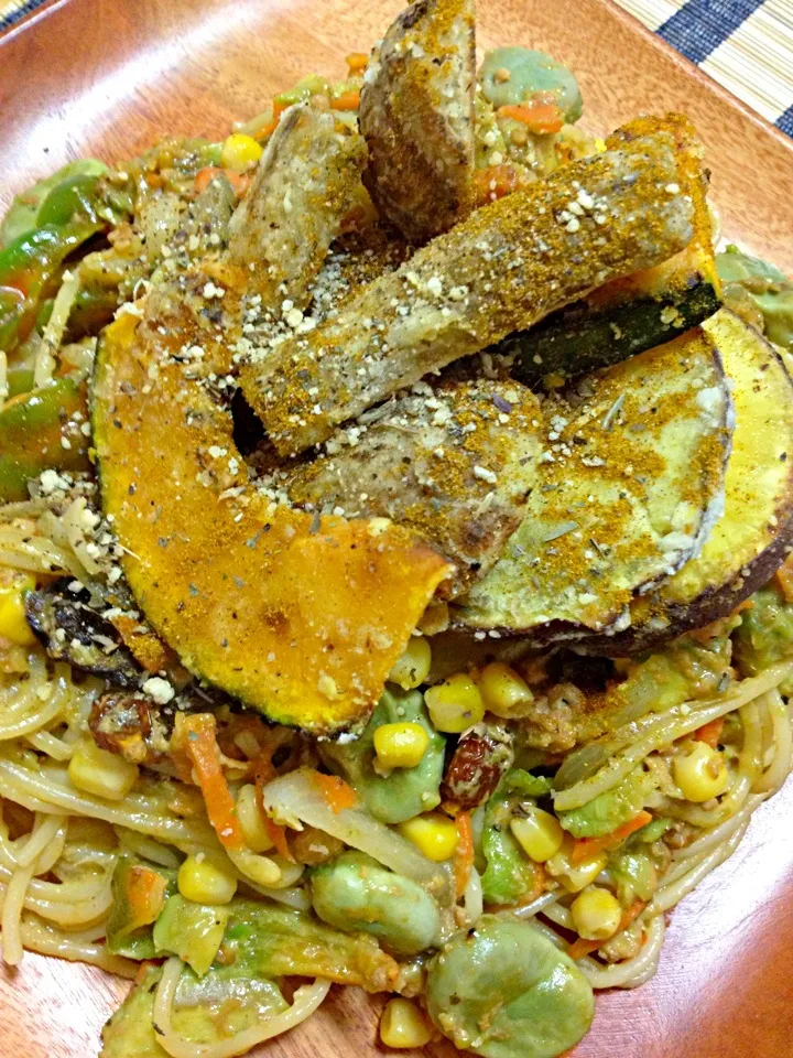 ココナッツパスタ！素焼き野菜のせのカレーパウダーかけ！|江里子さん