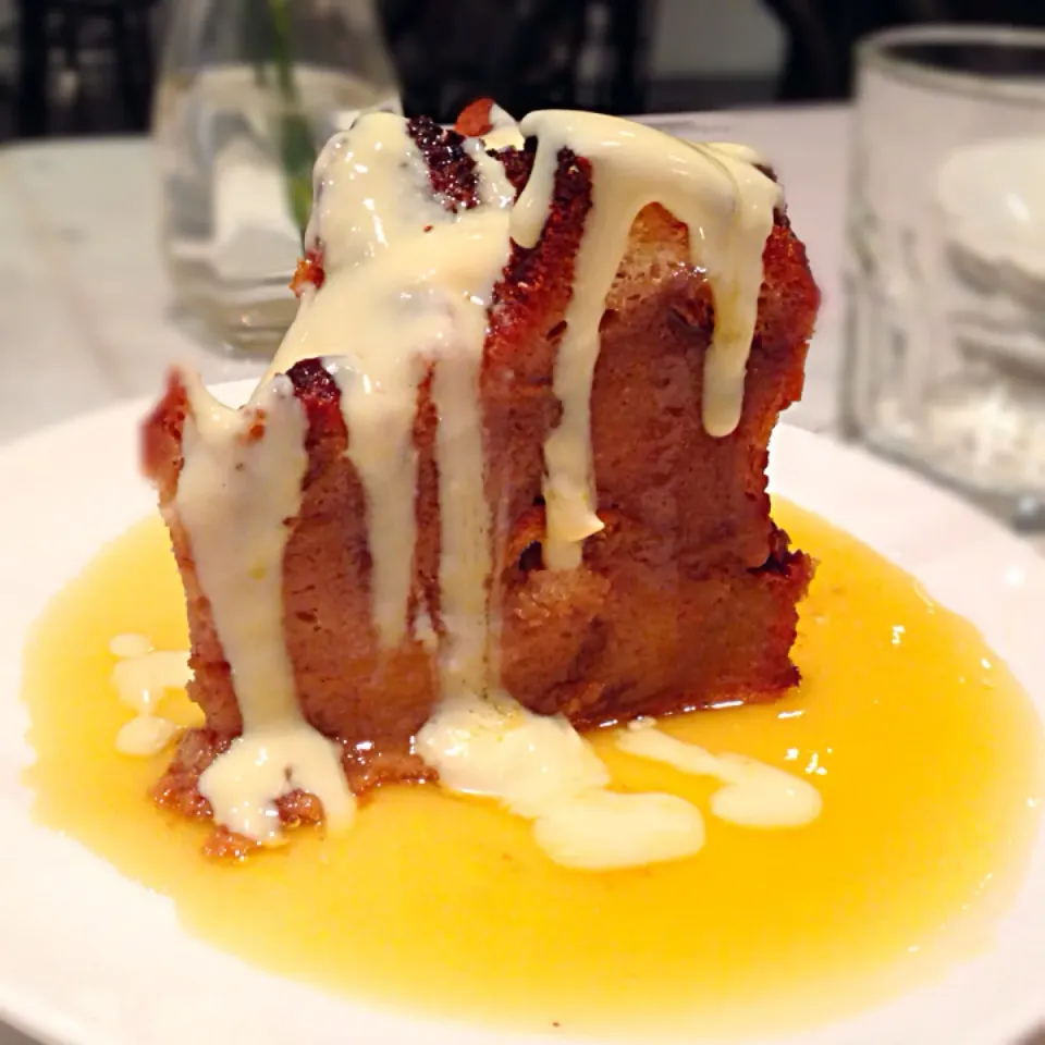 Bread & butter pudding with whiskey sauce|willzさん