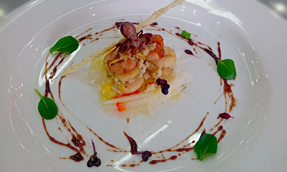 Scallop ,webfoot octopus and shrimp seviche with Lemon dressing|김종민さん