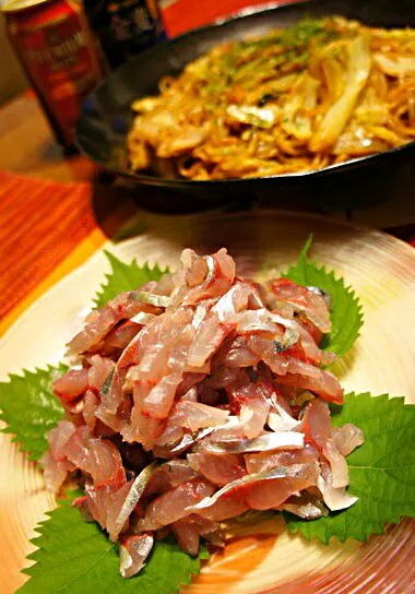 今日もまた鰺もらった(^^;)ので、鰺と焼きそばという謎の組み合わせ(笑)|ちぃちゃんさん