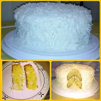 Coconut layer cake.|lindsy emersonさん