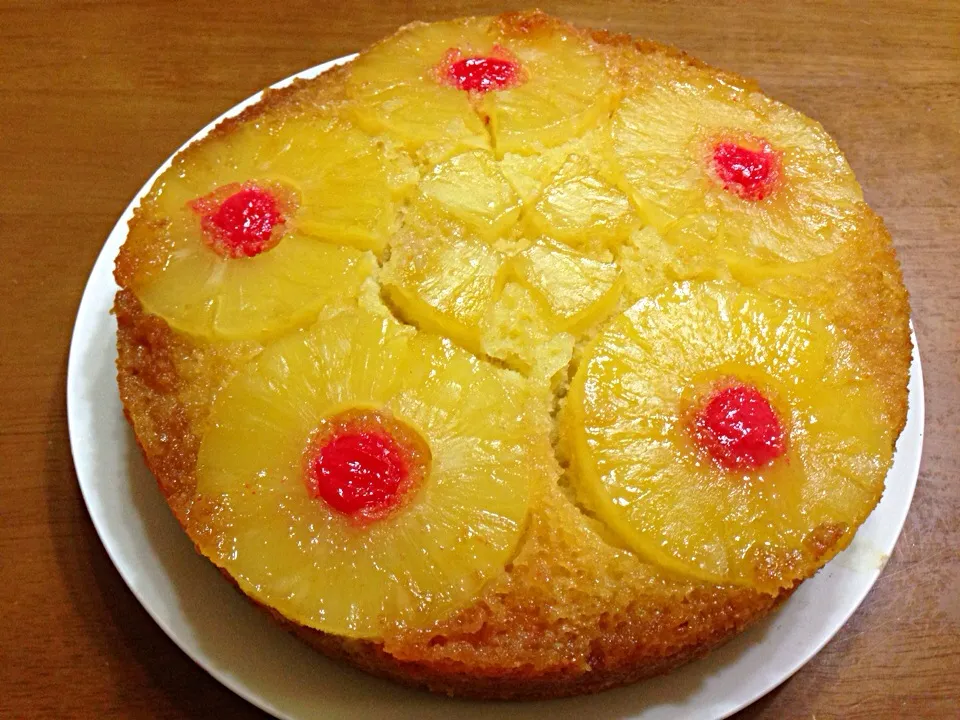 Pineapple upside down cake|natasharavindranさん