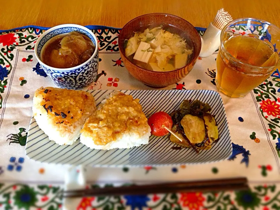 味噌焼きおにぎりの朝ごはん|モモさん