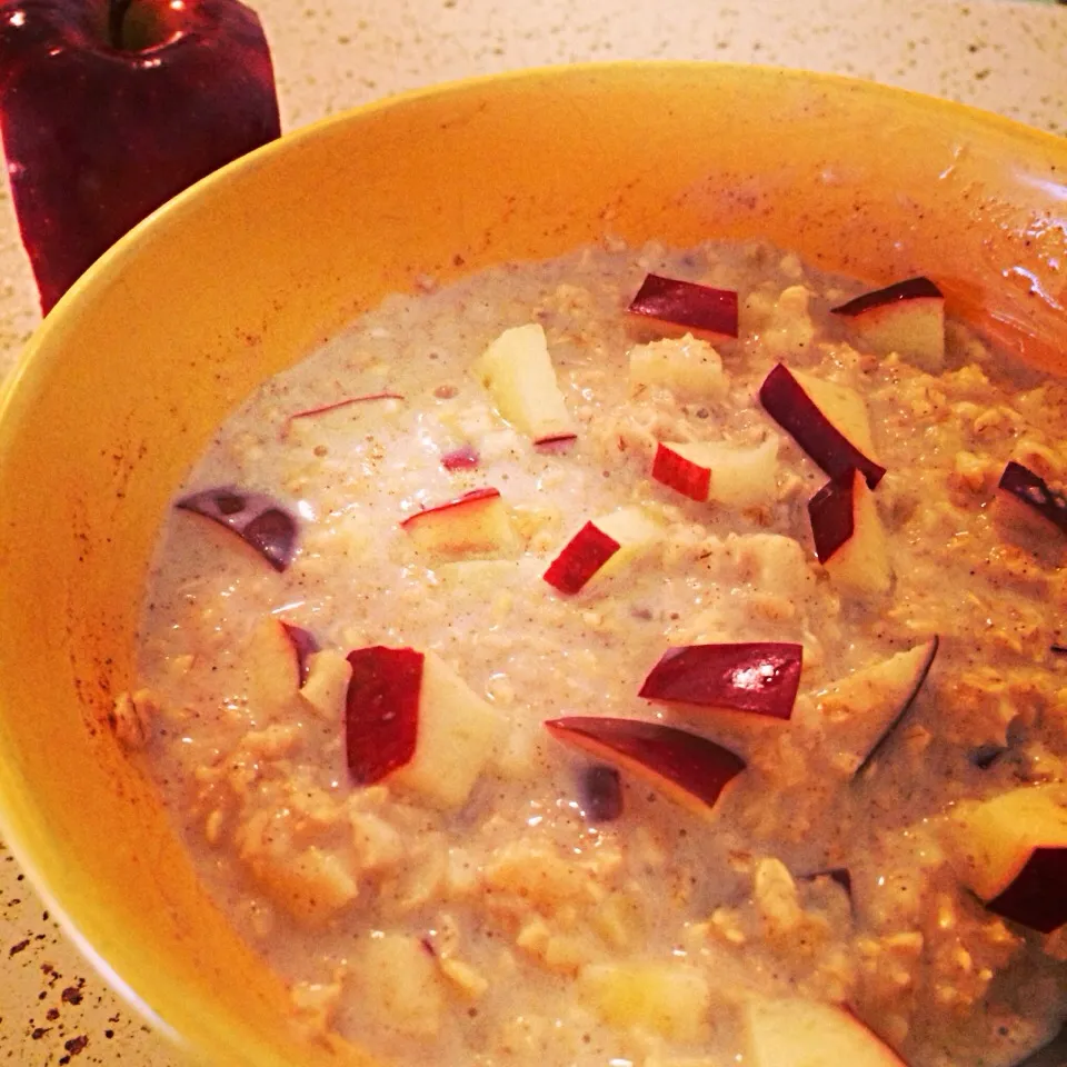 Oatmeal Season, Michigan Apples w/ Cinnamon|Curt Chillさん