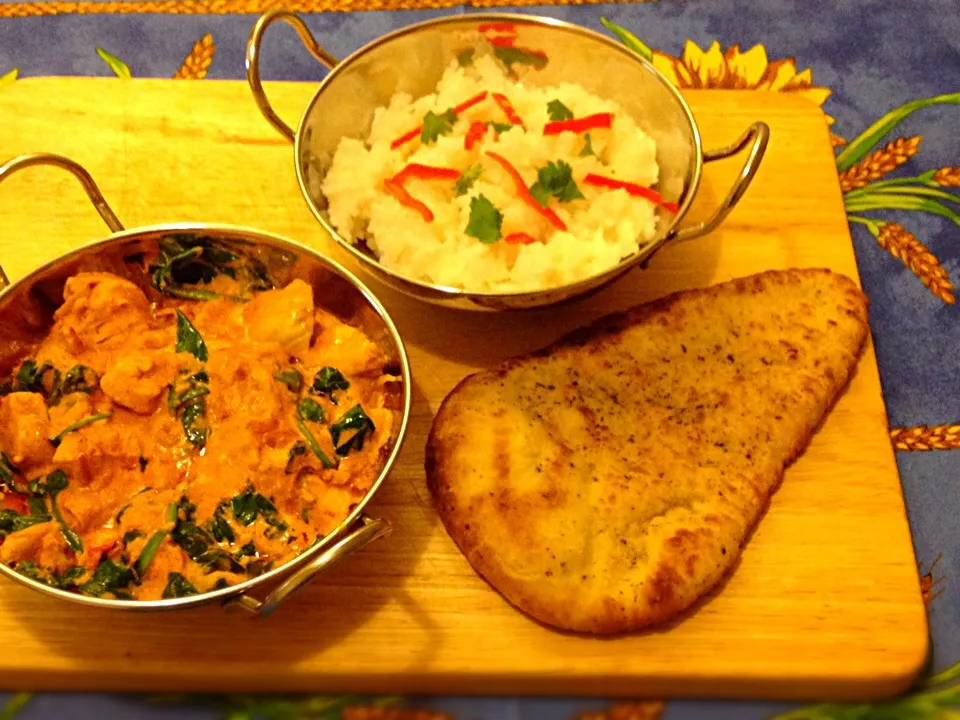 Chicken and Spinach Balti with Basmati Rice and Garlic and Coriander Naan Bread|Steve Pountneyさん