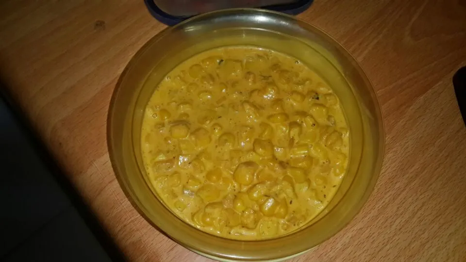 Snapdishの料理写真:sweet corn on cream masala.....|amala rajeevさん