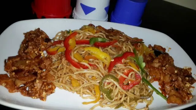 Snapdishの料理写真:Capsicum noodles with hot nd spicy fry|amala rajeevさん