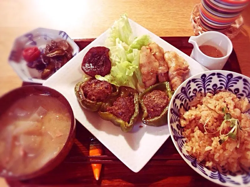 ピーマンの肉詰めと炊き込みご飯|モモさん