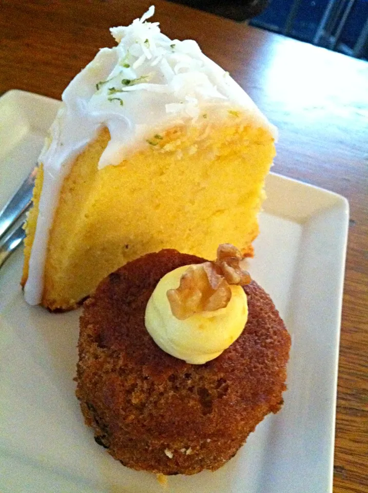 Lemon coconut cake n carrot cake|mikko tanさん