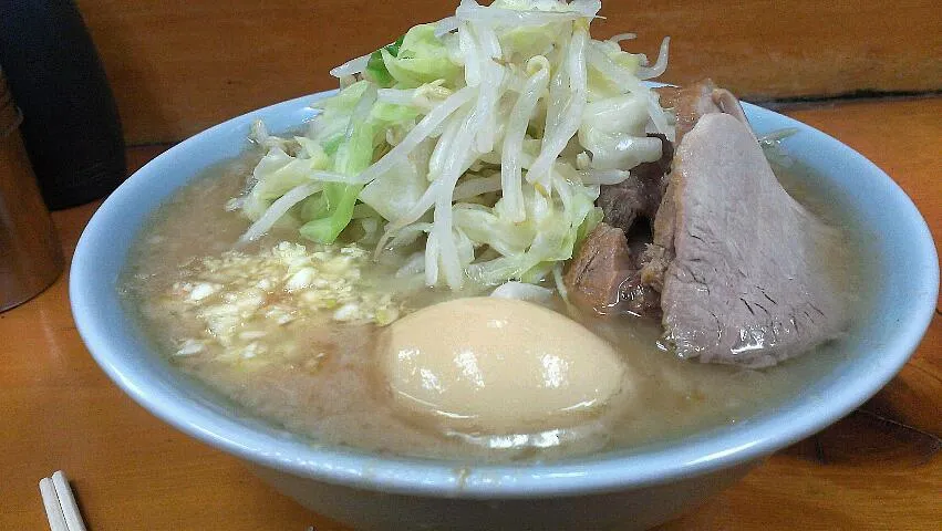 二郎新橋店のラーメン＋味玉子＋ニンニク|大脇さん