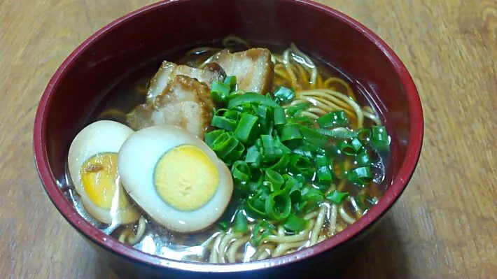 友達に作ってもらった手作りチャーシューと煮込み卵をのせたラーメン(●´∀｀●)|えりかさん