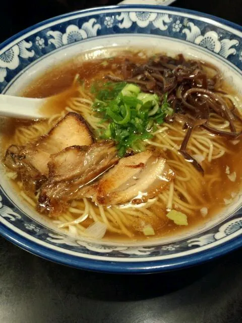 ラーメン屋さんの醤油ラーメン♡|＊ まゆ .*･ﾟさん