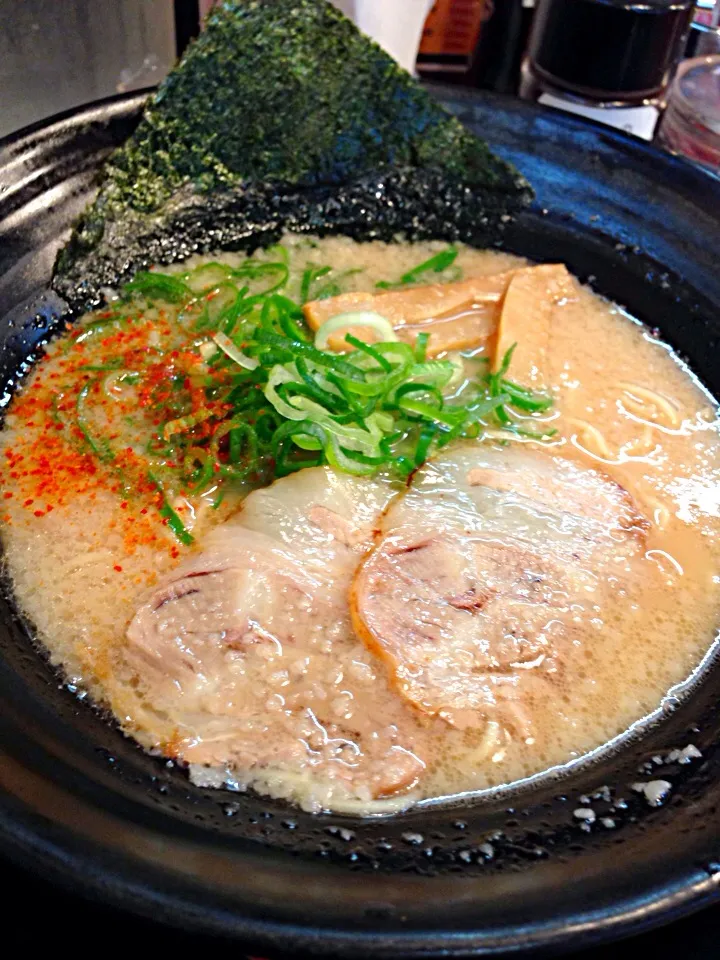 Snapdishの料理写真:薄切りとろ肉ラーメン。二代目五山|ウラカツさん