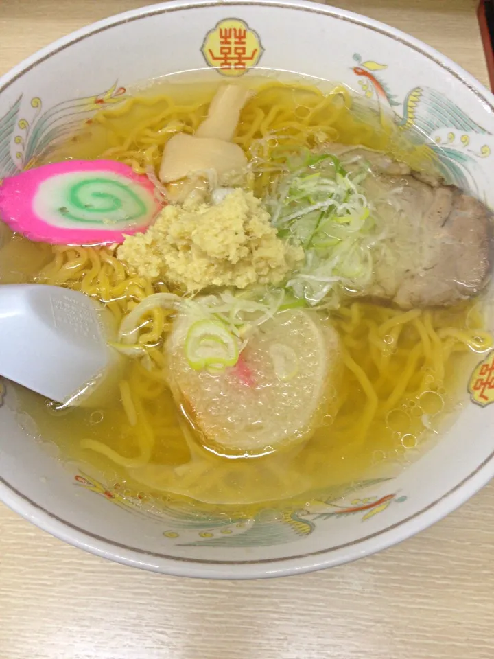 ススキノ2件目😊信月の生姜のせ塩ラーメン🎵|モモさん