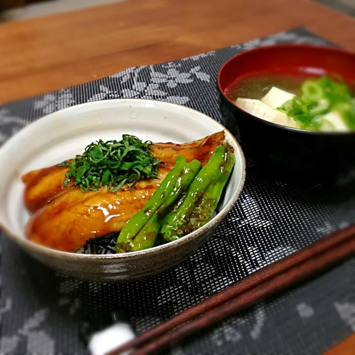 鰯の蒲焼き丼。|ねね子さん