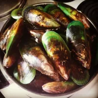 Snapdishの料理写真:Mussels cooked in Garlic and White Wine|Cora Russell-Murphyさん